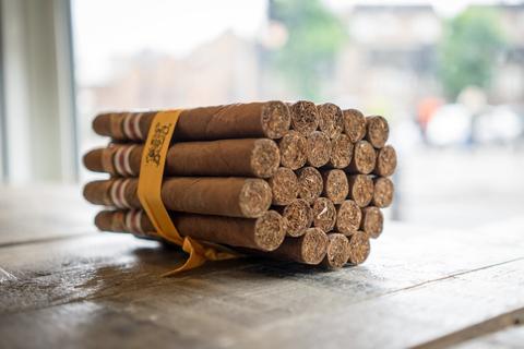 RAMÓN ALLONES ESTUPENDOS CIGAR (EX. ASIA PACIFICO 2007)
