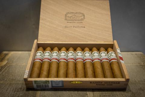 RAMÓN ALLONES SHORT PERFECTOS CIGAR (EX. ITALIA 2014)