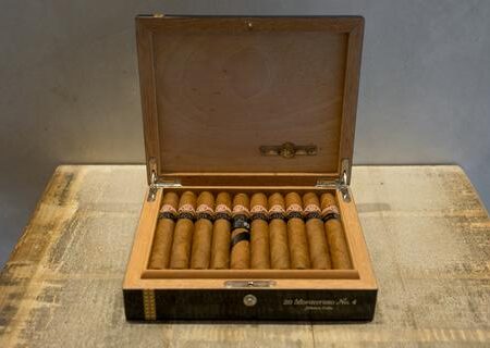 MONTECRISTO NO. 4 RESERVA COSECHA 2002 CIGAR