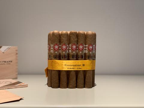 H. UPMANN CONNOISSEUR B LCDH CIGAR