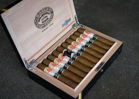 HOYO DE MONTERREY EPICURE NO. 2 RESERVA COSECHA 2012 CIGAR