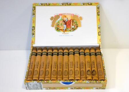ROMEO Y JULIETA WIDE CHURCHILLS CIGAR (Copy)