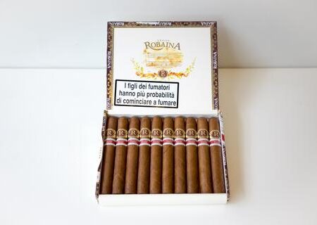 VEGAS ROBAINA CIGAR ANIVERSARIO XV CIGAR (EX. CANADA 2012)